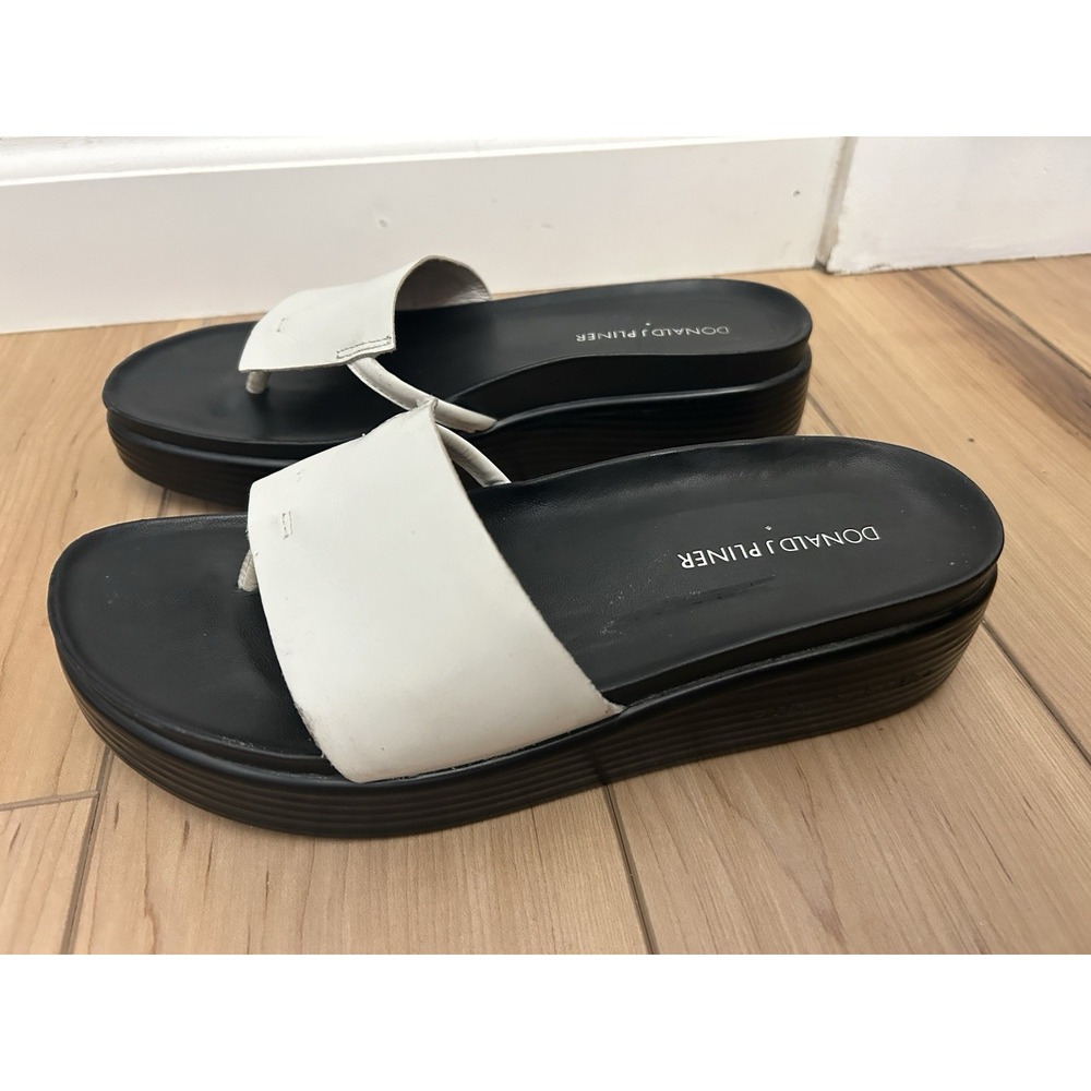Donald Pliner Fifi White Chunky Leather 
Slide 7 
Sleek, Modern, Elevated Sandal